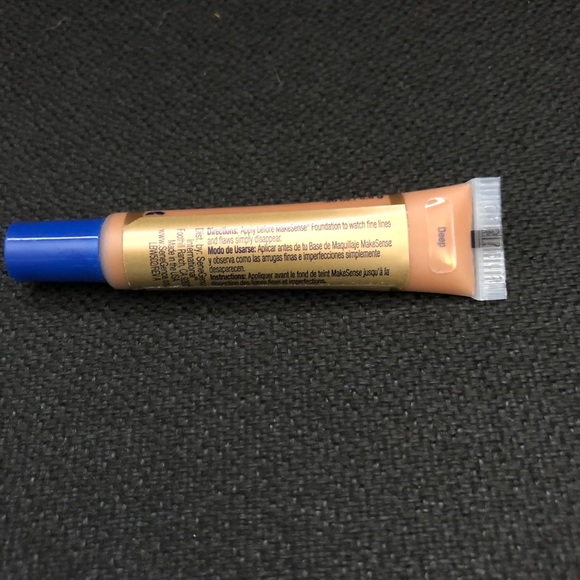 Deep Color Correcting Concealer - Picture 2 of 2